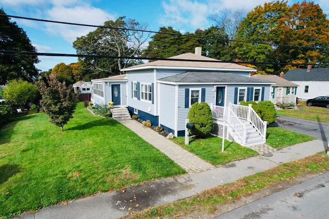 74 Forest St, Middleboro, MA 02346