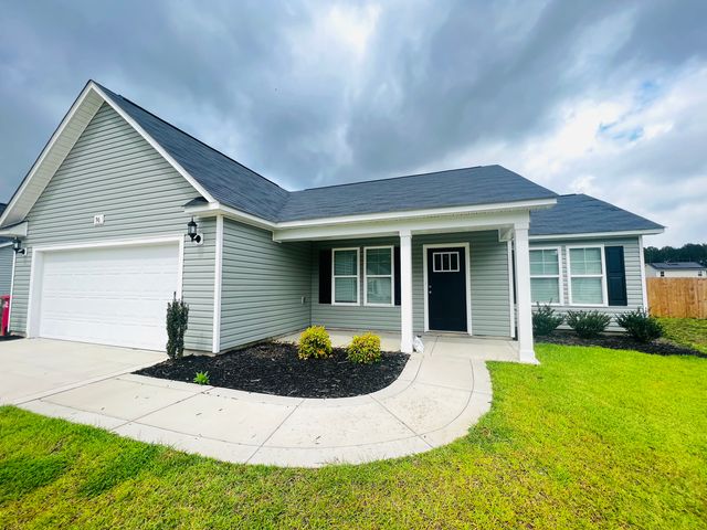 96 Guard Ln, Parkton, NC 28371