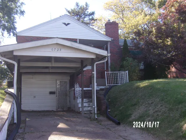 6725 Thurston Ave, Saint Louis, MO 63134