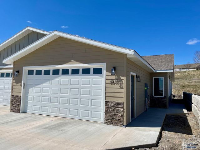 2617 Hennessy Dr, Rapid City, SD 57701