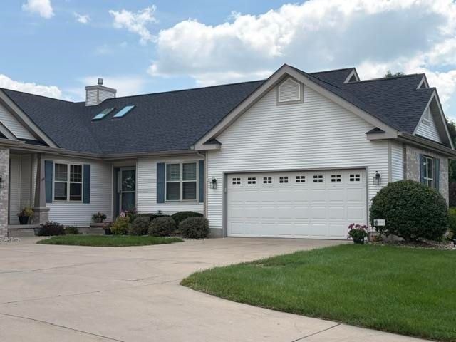 819 Potawatomi Dr, Madison, WI 53718