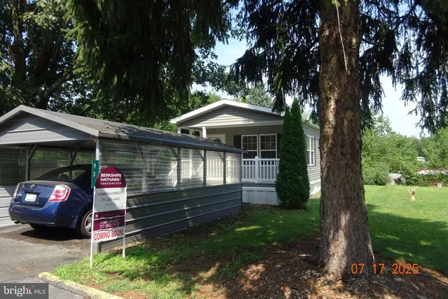 93 Meadowview Ct, Shippensburg, PA 17257