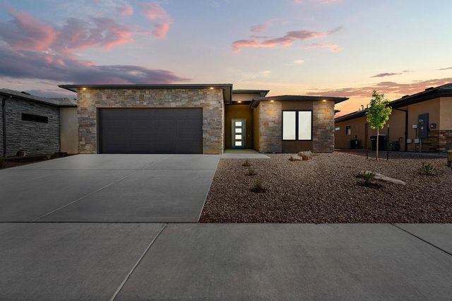 2704 Meadowcrest Ct, Grand Junction, CO 81506