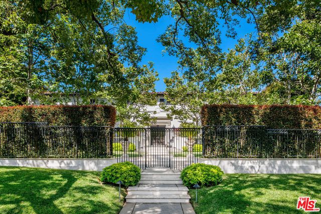 722 N  Maple Dr, Beverly Hills, CA 90210