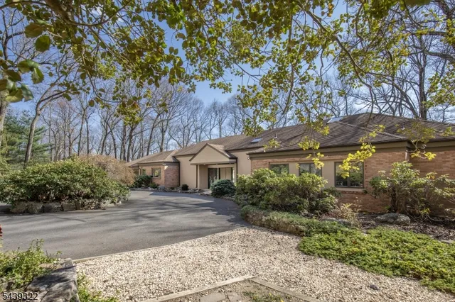 235 Mountainside Rd, Mendham, NJ 07945