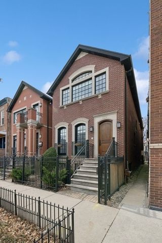 3254 N  Leavitt St, Chicago, IL 60618