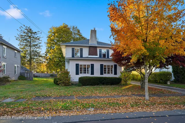 21 Wyoming Ave, Tunkhannock, PA 18657