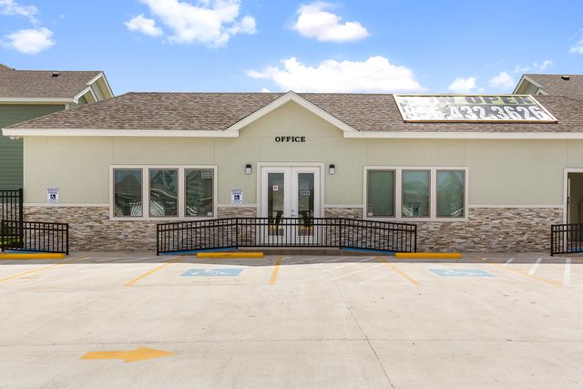 602 Pin Oak Rd #971b0e019, Edinburg, TX 78539