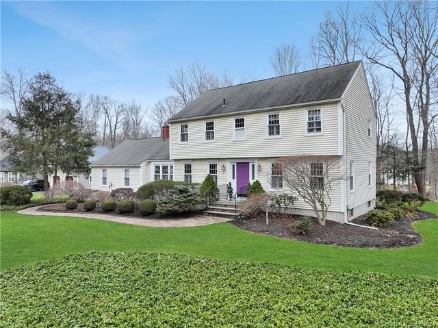 71 Stonehedge Ln S, Guilford, CT 06437