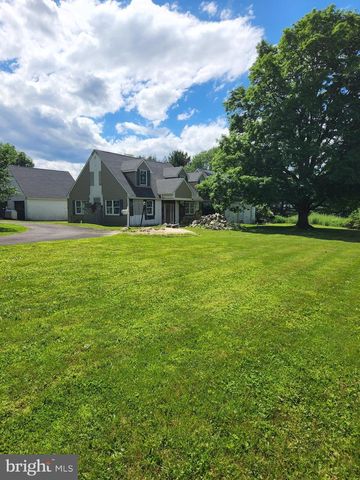 400 County Line Rd, Chalfont, PA 18914