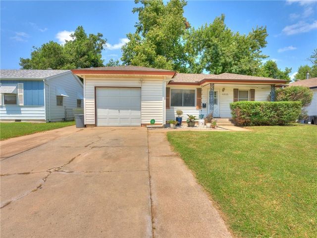 4525 NW 43rd St, Warr Acres, OK 73122