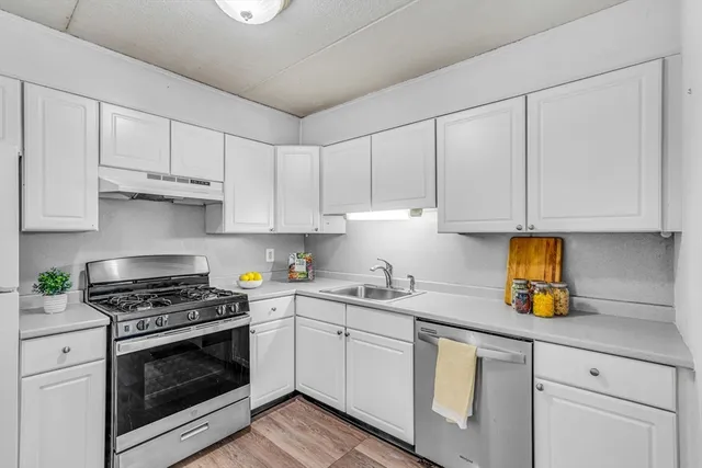 1550 Worcester Rd #101, Framingham, MA 01702