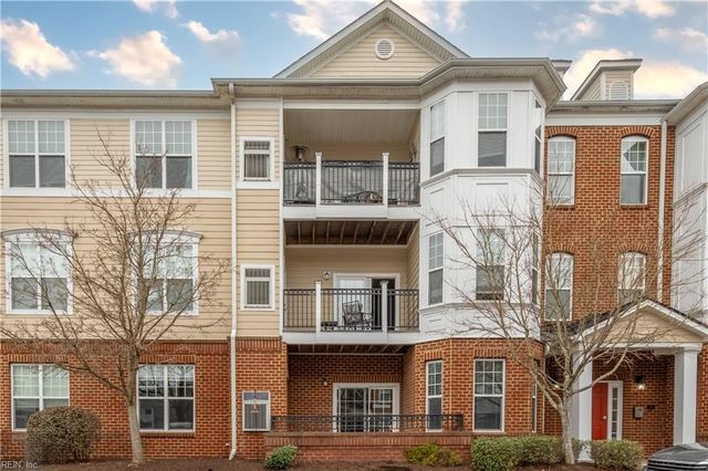 621 Claire Ln, Newport News, VA 23602
