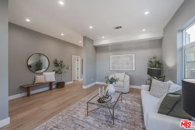 2130 W  238th St, Torrance, CA 90501