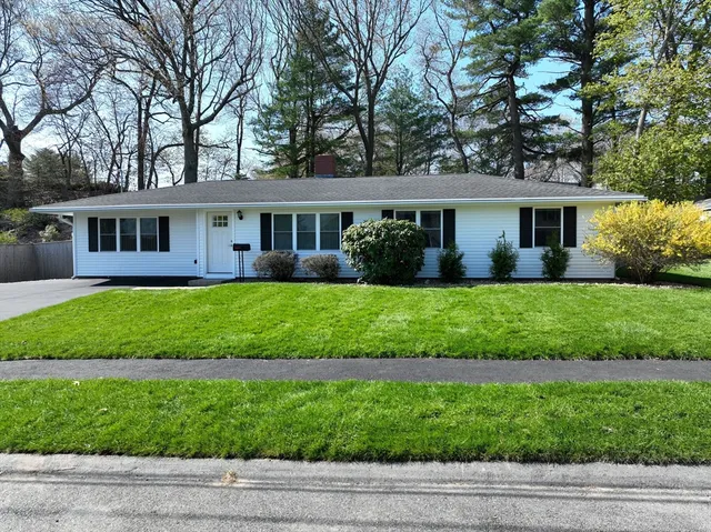 56 Trask Rd, Peabody, MA 01960