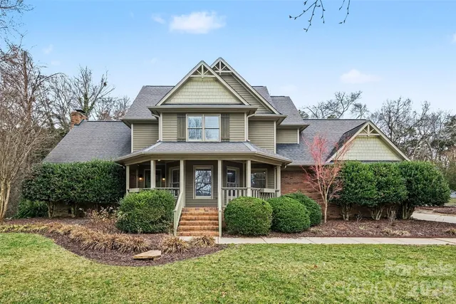 818 McGregor Dr NE, Concord, NC 28025