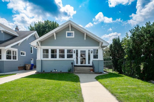 2111 74th STREET, Kenosha, WI 53143
