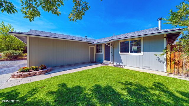35 N  Tropicana Cir, Sparks, NV 89436