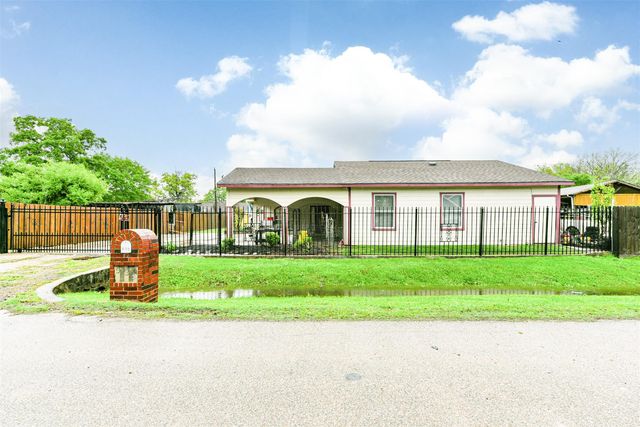 535 Mulberry Ave, Fresno, TX 77545