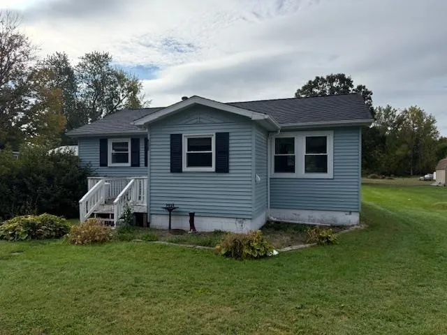 2064 E  Coggins Rd, Pinconning, MI 48650