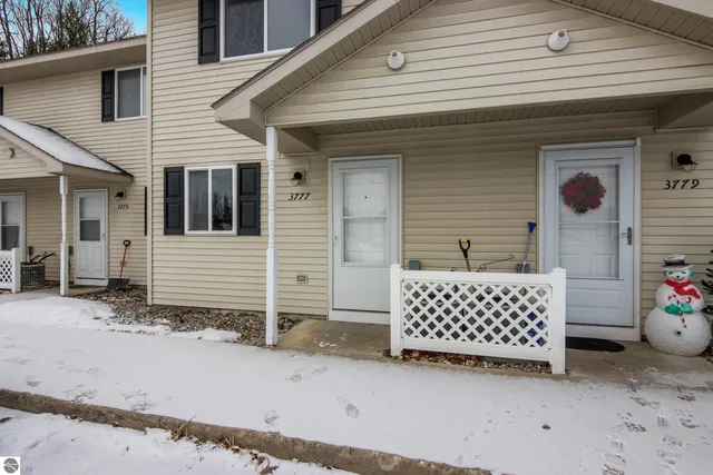 3777 Vale Dr, Traverse City, MI 49686