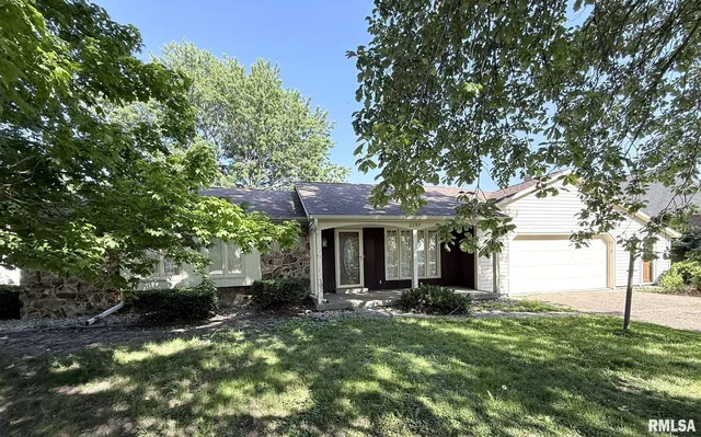 2297 Catherine St, Galesburg, IL 61401