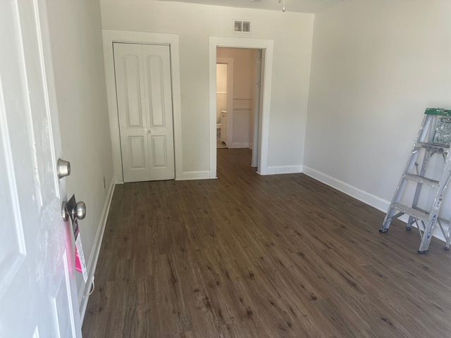 523 28th Ave  S, St Petersburg, FL 33705