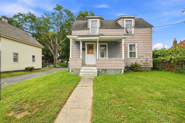 128 River St, Hudson, MA 01749
