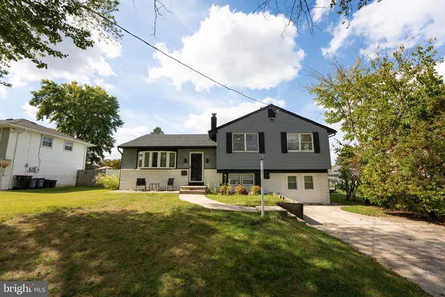 20 Tilford Rd, Somerdale, NJ 08083