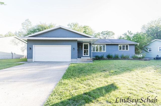 3243 Royal Oak Rd, Muskegon, MI 49441