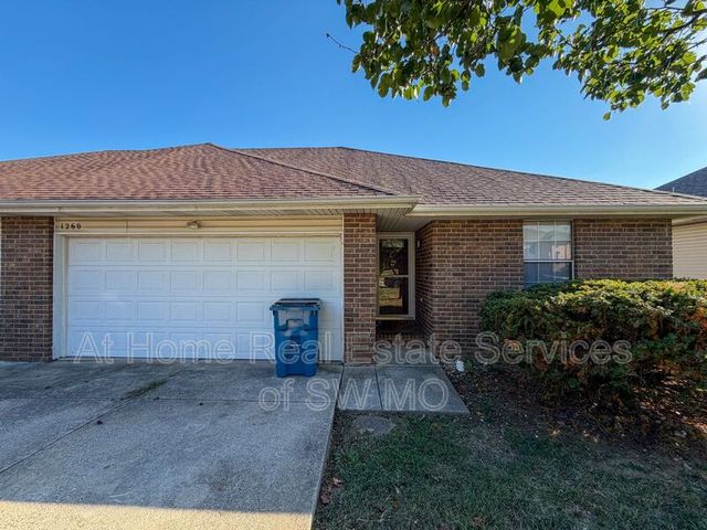 1260 Vintage Ln, Nixa, MO 65714