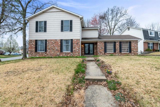 13 Silver City Ct, Saint Peters, MO 63376