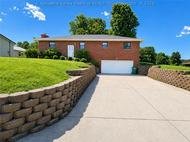 2029 Mount Vernon Rd, Hurricane, WV 25526
