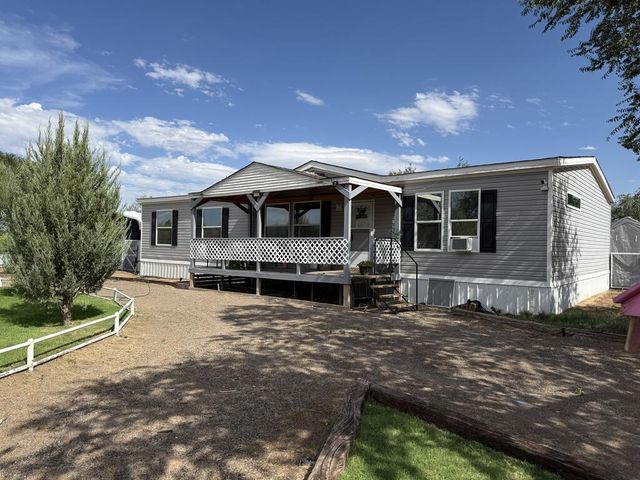1102 Matlock St, Dalhart, TX 79022