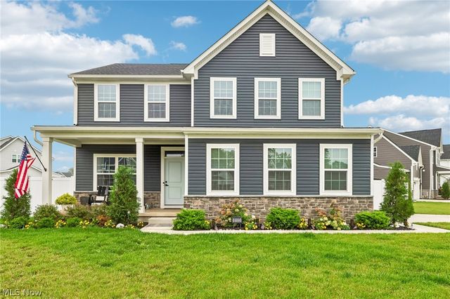 8003 Jack Ryan Dr, North Ridgeville, OH 44039