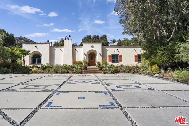 1487 Meadowcrest Cir, Corona, CA 92882