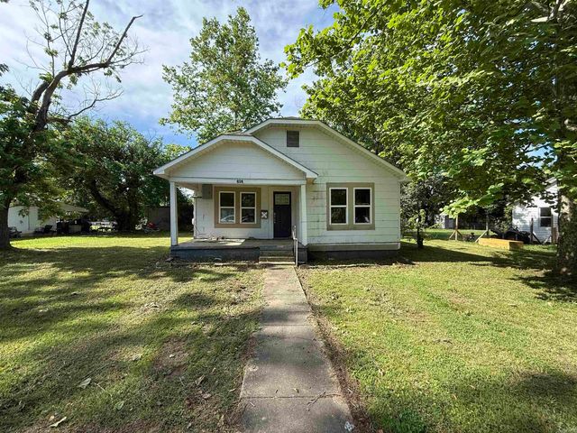 414 E  1st St, Rector, AR 72461