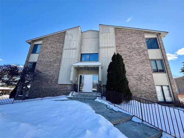 30515 W  Forteen Mile Rd #37, Farmington, MI 48334