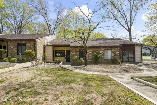 90 Arrowood Road #E, Manalapan, NJ 07726