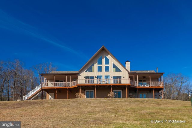 18092 Cacapon Rd, Great Cacapon, WV 25422