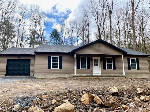 McCool Ln E  #20, Lehighton, PA 18235