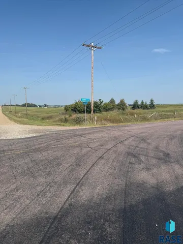 463 Avenue, Hartford, SD 57033