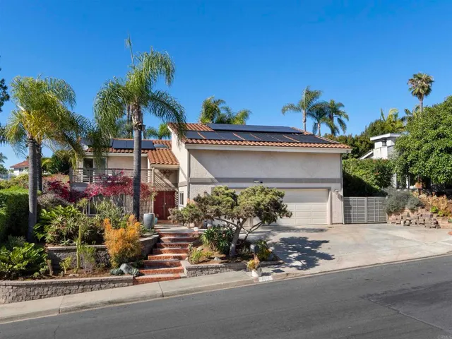 2646 Unicornio St, Carlsbad, CA 92009