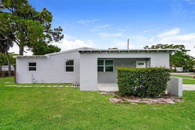2230 SW 5th Street, Fort Lauderdale, FL 33312