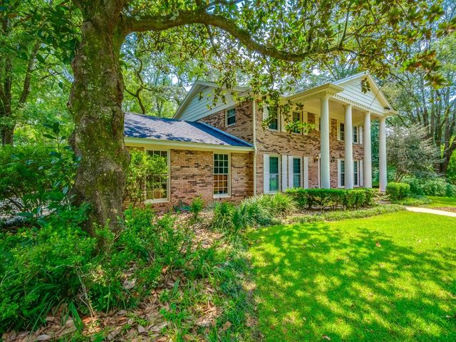 5119 Ile De France Dr, Tallahassee, FL 32308