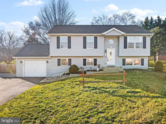 43 Cottontail Ct, Ranson, WV 25438