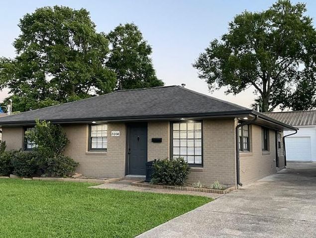 3208 40th St, Metairie, LA 70001