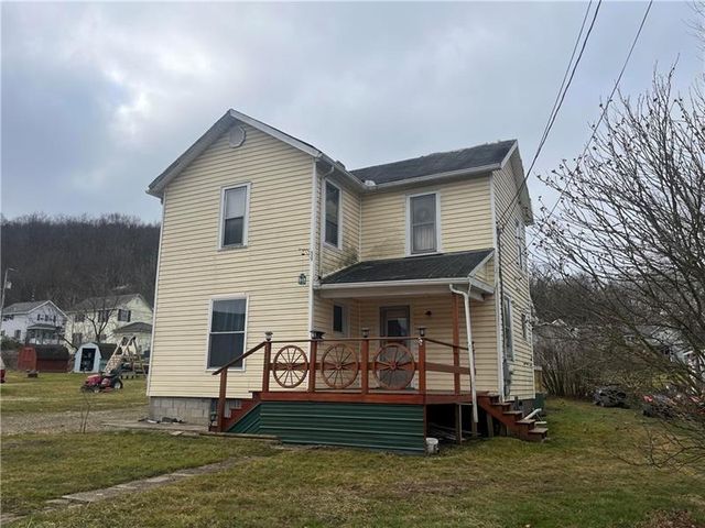 222 Elm St, Franklin, PA 16323