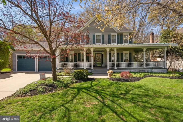 26 Lipscomb Ct, Sterling, VA 20165