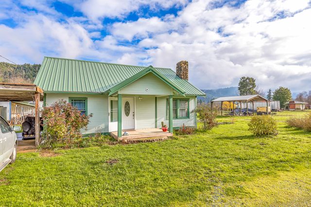4359 Canyonville Riddle Rd, Riddle, OR 97469